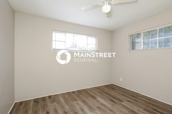 Building Photo - 3 Bedroom Pet-Friendly Home in TUCSON, AZ with Main Street Renewal