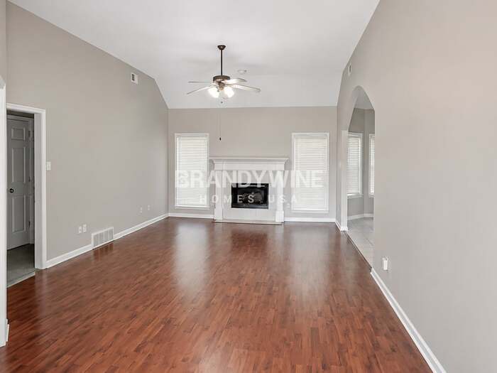 Building Photo - 1475 Far Dr
