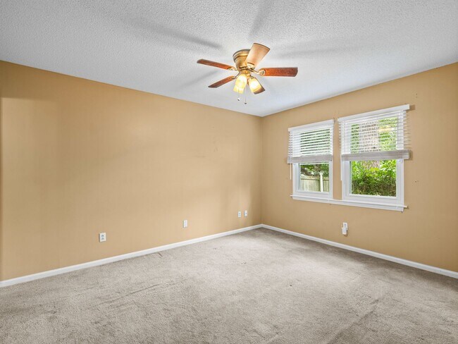 Building Photo - 542 Shadowridge Rd