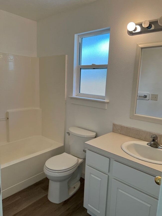 Building Photo - Coming soon! 3 bed single family home on a...
