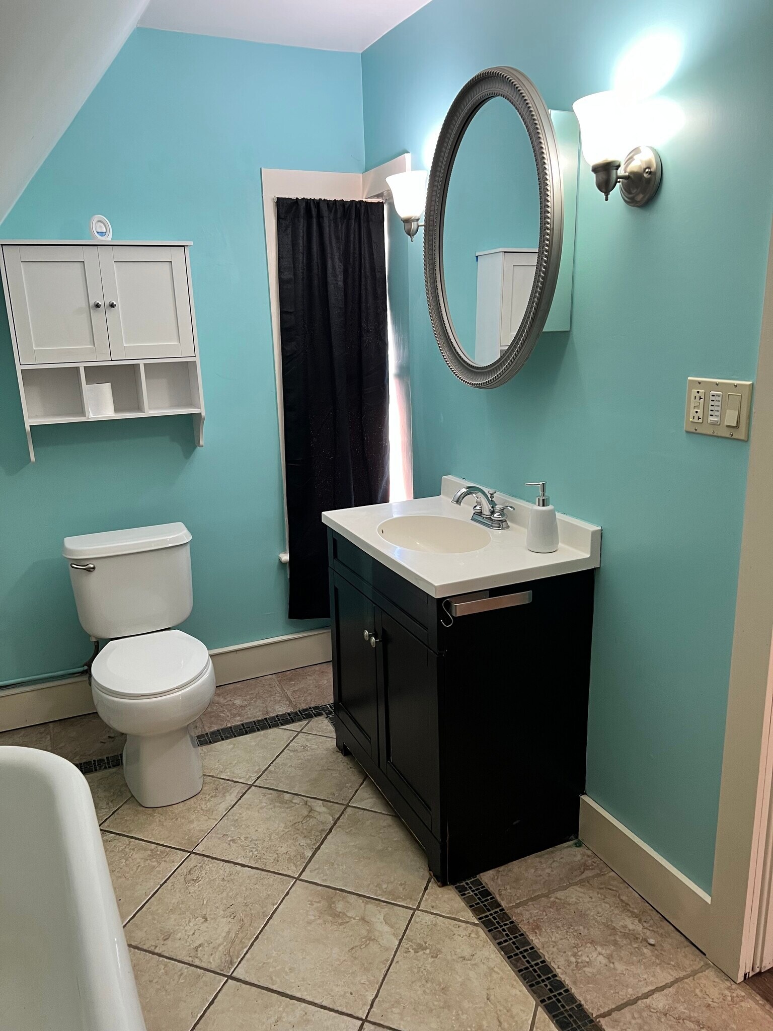 Bathroom - 136 E 9th St