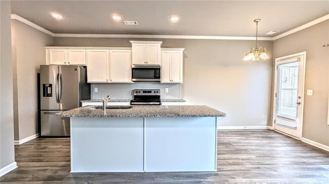 Building Photo - 3668 Acorn Dr