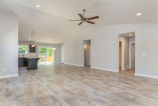 Building Photo - 1626 Carolyn Dr