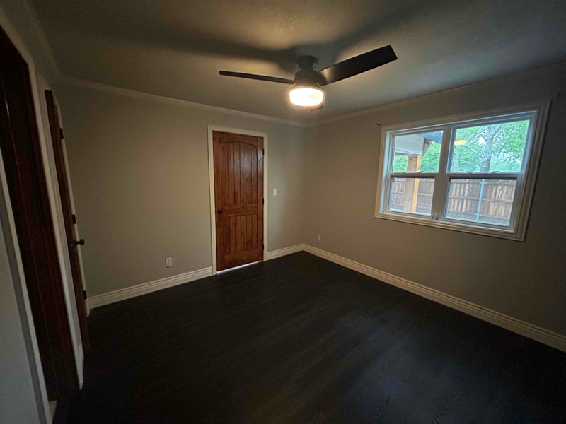 Building Photo - 1302 W Cedar Ave