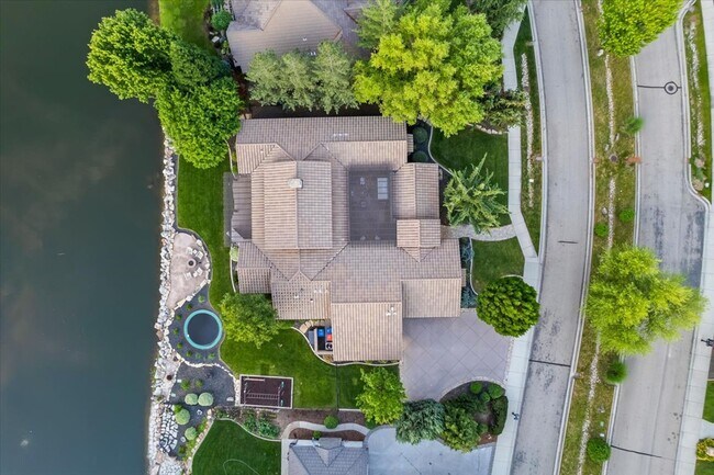 Building Photo - Resort Living in Desirable Eagle Idaho