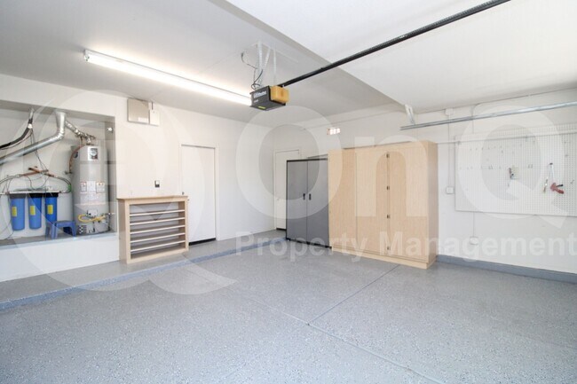 Building Photo - 3834 E Cavalry Ct