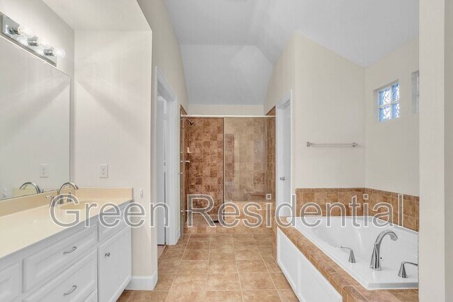 Building Photo - 919 E 36th St