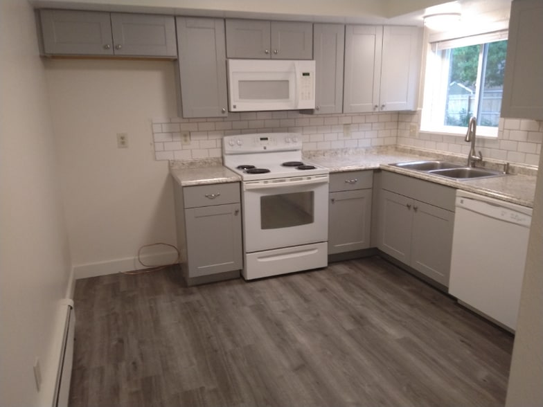 Building Photo - 8848 W Jewell Ave