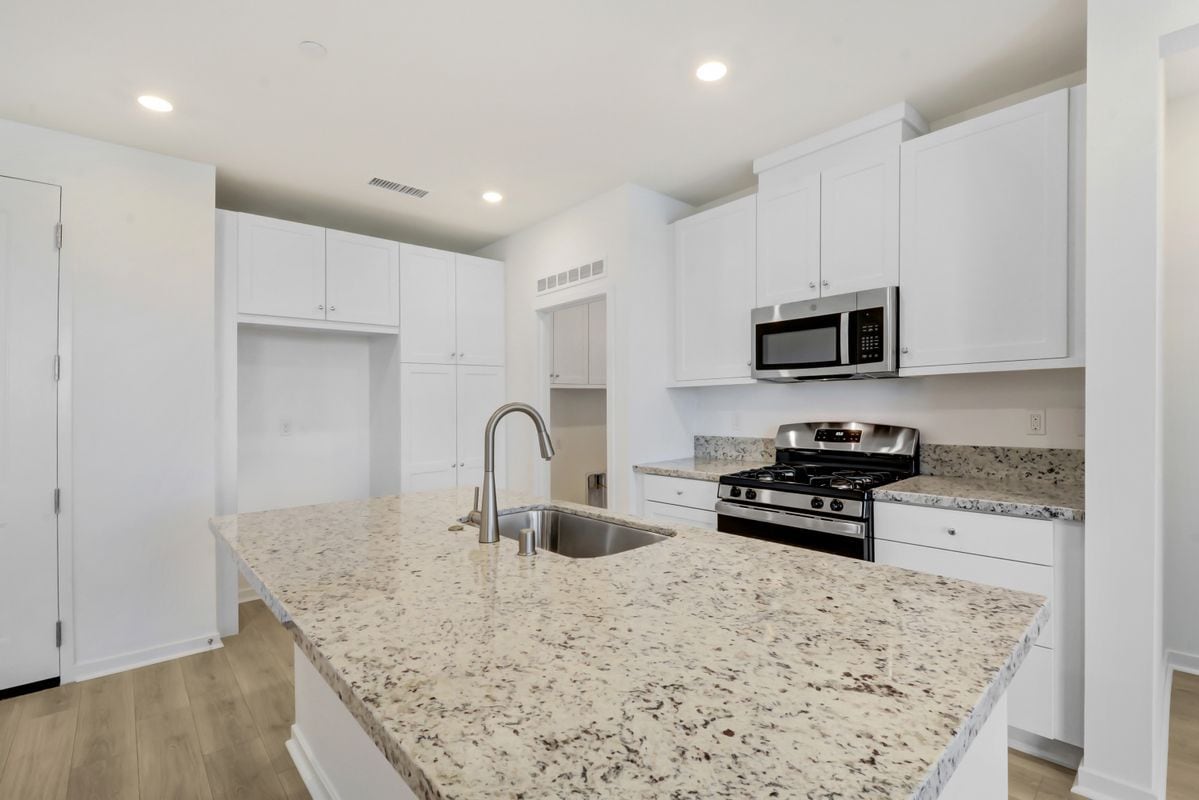 Building Photo - 4100 E Cir Paseo