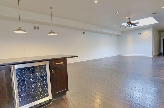 Building Photo - 115 Sherman Ave