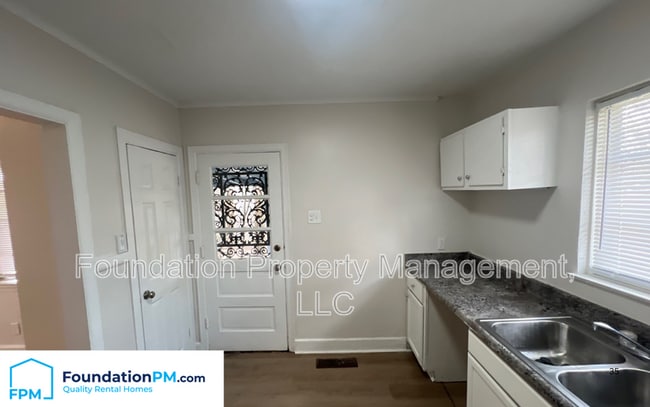 Building Photo - 2143 Vollintine Ave