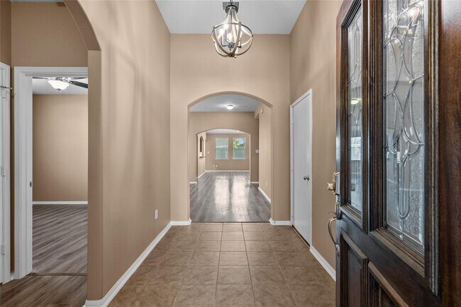 Building Photo - 803 Arlington Pointe Dr