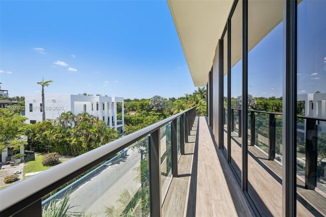 Building Photo - 3581 E Glencoe St