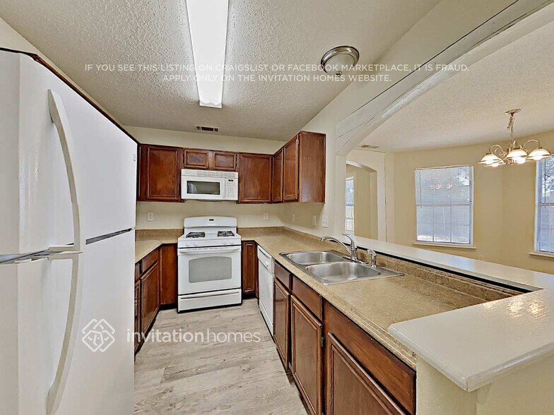 Building Photo - 5201 Waltham Ct