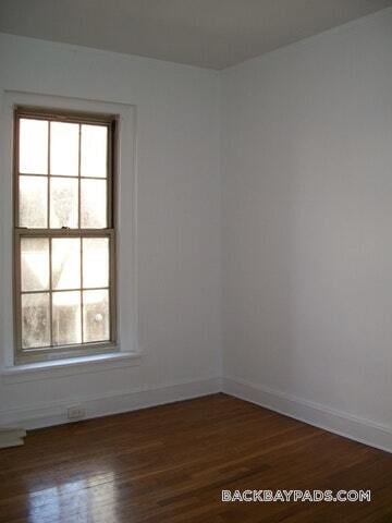 Building Photo - 52 Clearway St