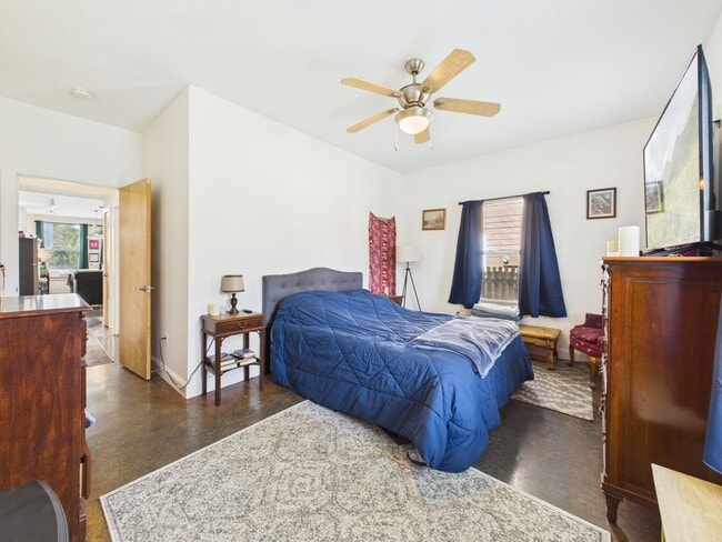 Building Photo - 1112 Porter St