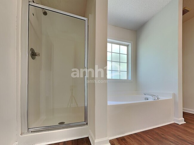 Building Photo - 134 Kimeo Way