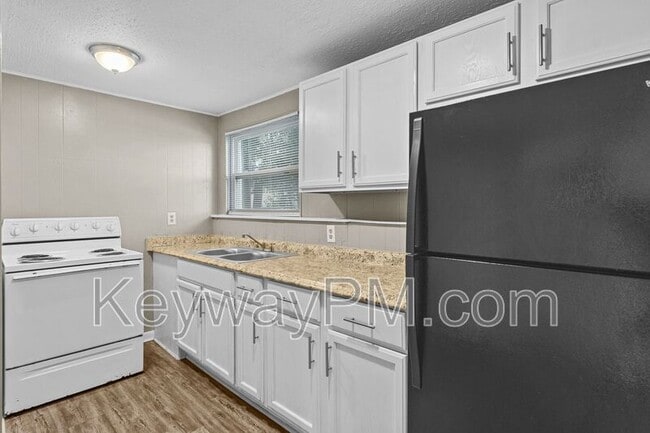 Building Photo - 116 Argyle Ave