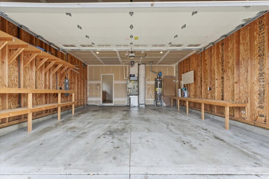 Building Photo - 12811 NE 49TH WAY