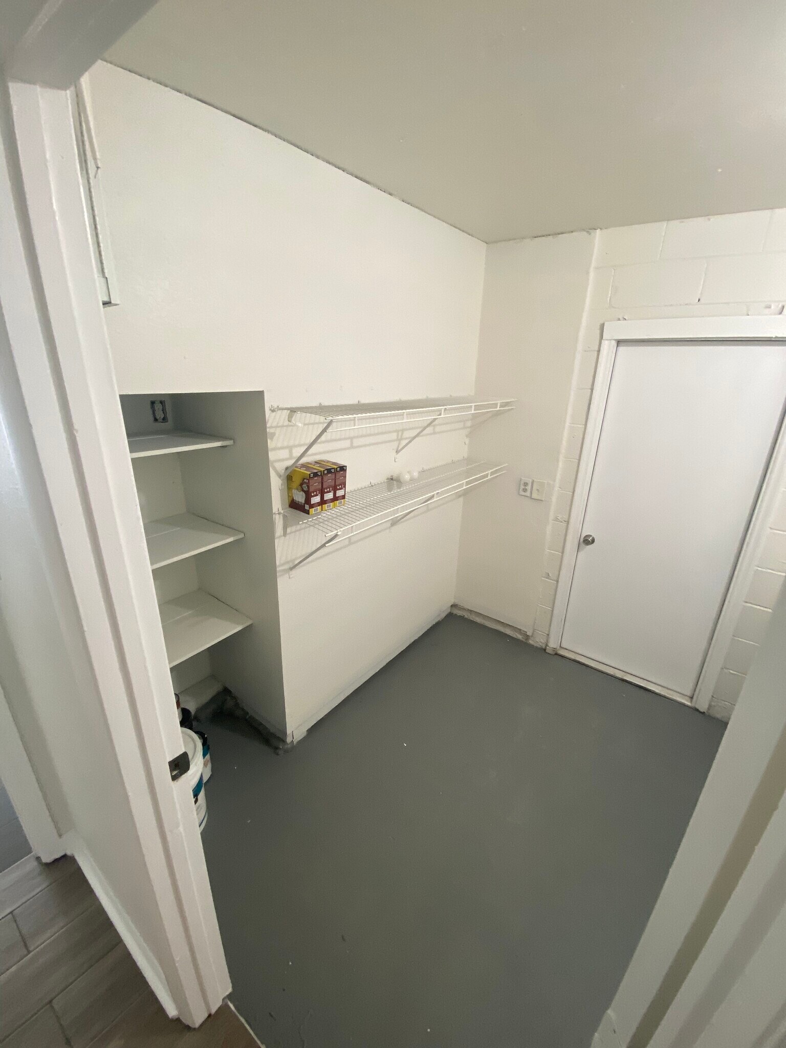 Laundry room - 5210 Sunrise Blvd