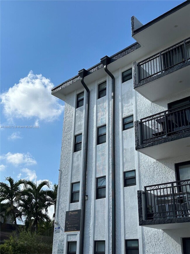 Building Photo - 529 SW 4th St