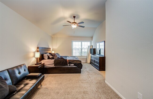 Building Photo - 12327 King henry dr