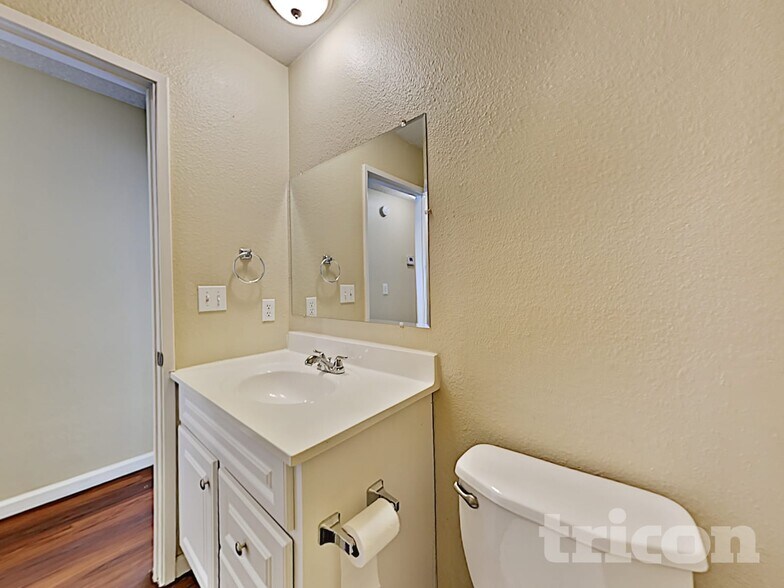 Building Photo - 5294 Acacia Way