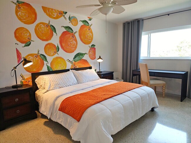 Building Photo - Fully Furnished 2 Bedroom 2 Bath St. Pete ...