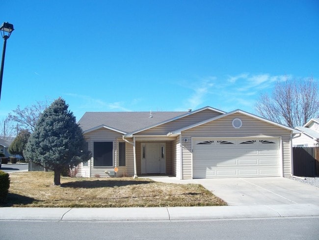 Primary Photo - 251 E. Gloucester Cir