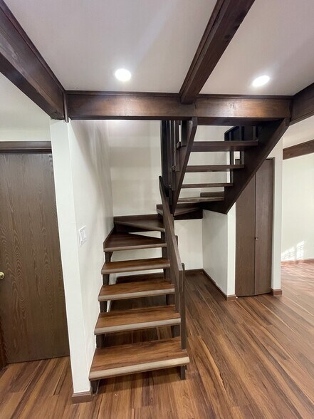 Building Photo - 149 Forest Ave