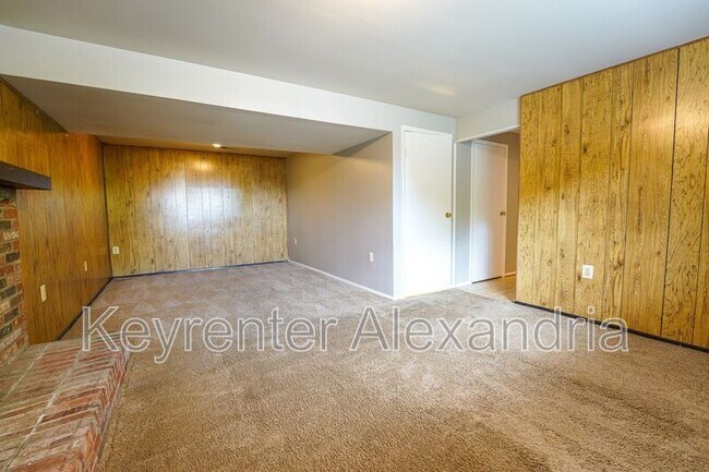 Building Photo - 5901 Beech Tree Dr