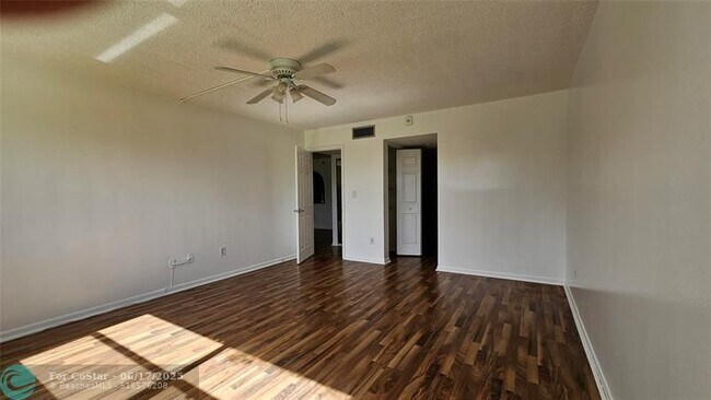 Building Photo - 16171 Blatt Blvd