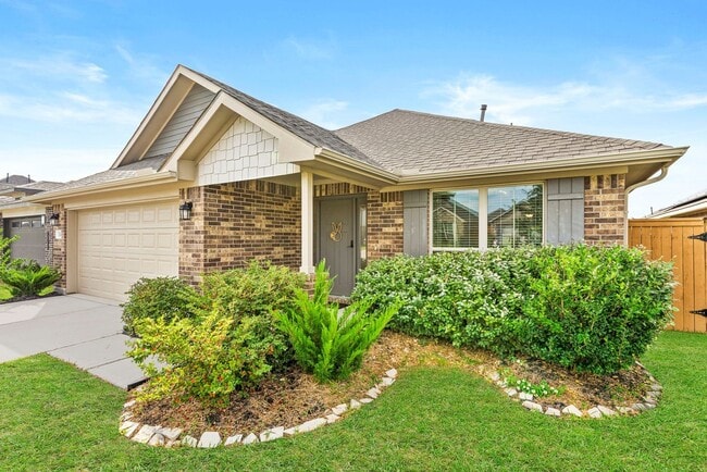 Building Photo - 13301 Lago Acero