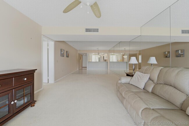Building Photo - 2601 Marina Isle Way