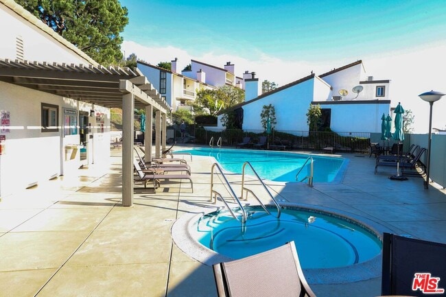 Building Photo - 17097 Palisades Cir