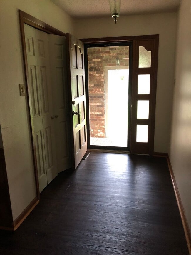 Building Photo - Charming 3-Bedroom Home in a Great Searcy Location!