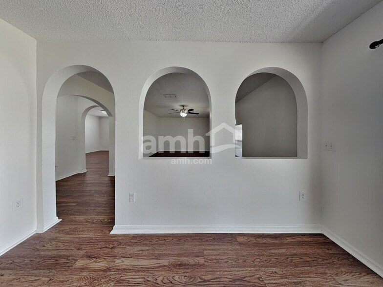 Building Photo - 813 Grand Regal Pt