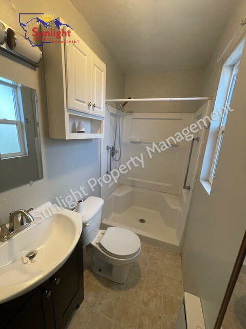 Building Photo - Spacious 4-Bed, 2-Bath Home for Rent in Joliet
