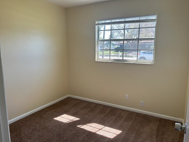 Building Photo - 3605 W Leila Ave