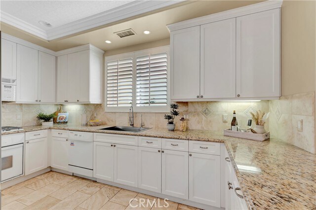 Building Photo - 509 W Balboa Blvd