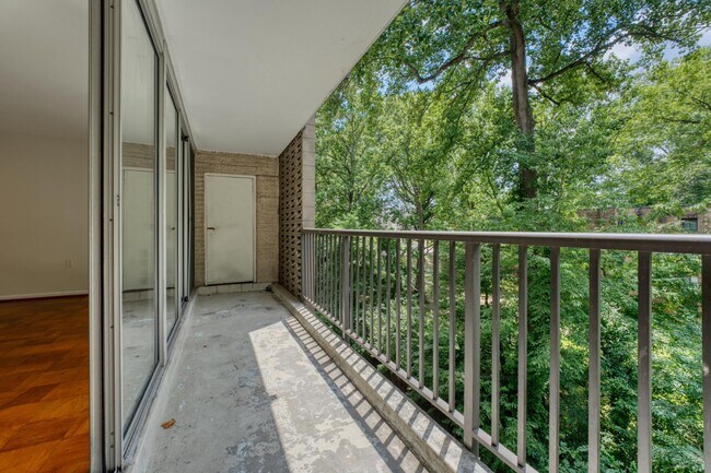 Building Photo - 4420 Briarwood Ct N