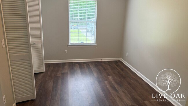 Building Photo - ENJOY A $500 MOVE-IN CREDIT WHEN YOU LEASE TODAY!**