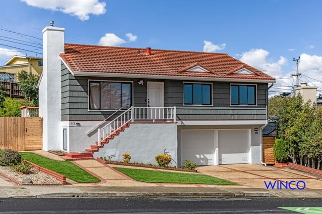 Building Photo - 372 Avalon Dr