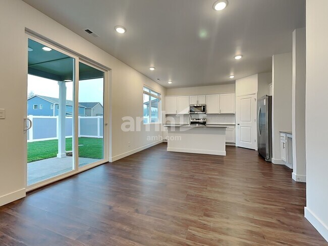 Building Photo - 7742 Brenden St SW
