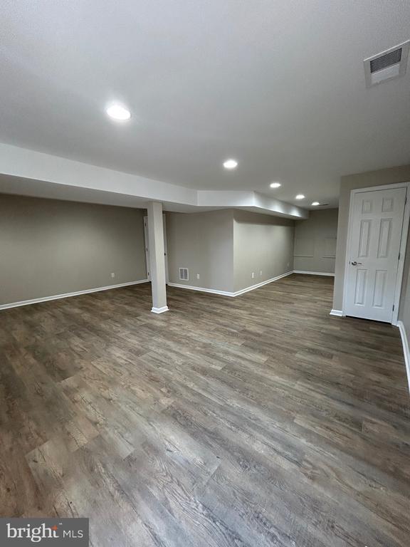 Building Photo - 606 Gunpowder Ct