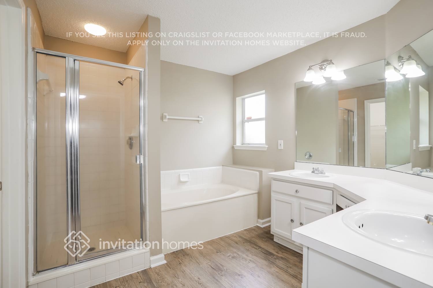 Building Photo - 11275 Chertsey Ln