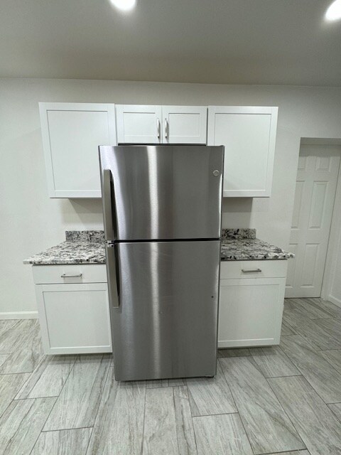 Building Photo - 1017 E West Cir Dr