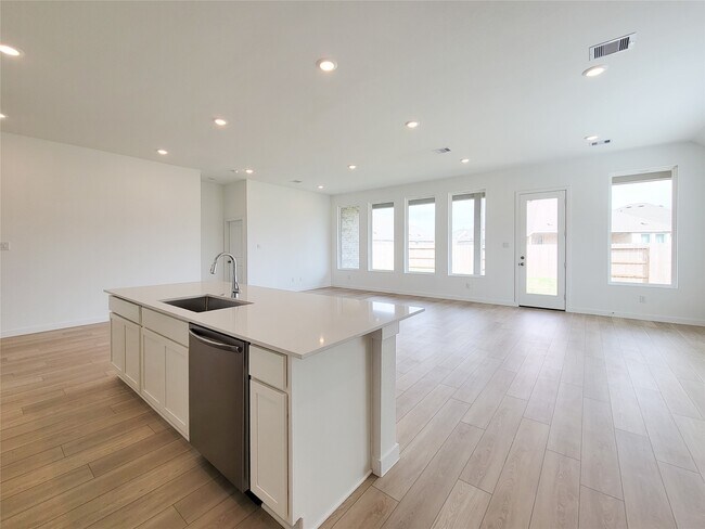 Building Photo - 17850 Aile Pierre Pass