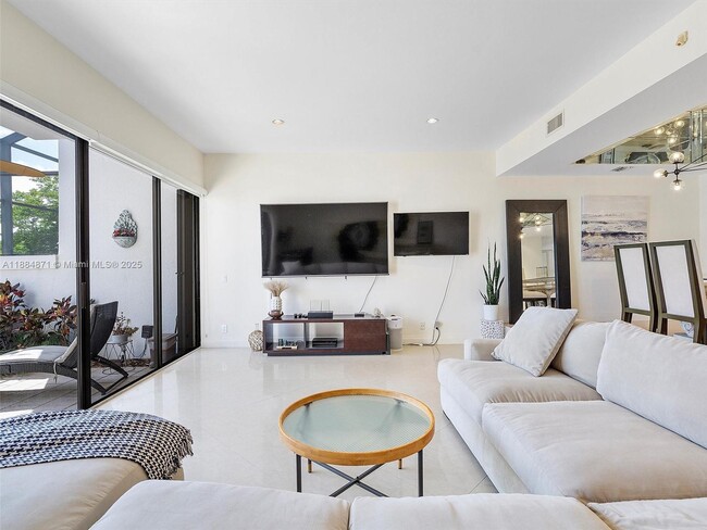 Building Photo - 3620 Yacht Club Dr