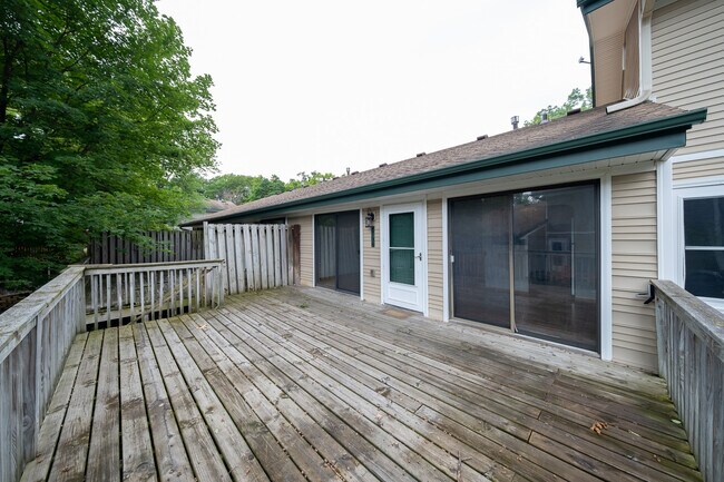 Building Photo - 2708 Terraceview Ct